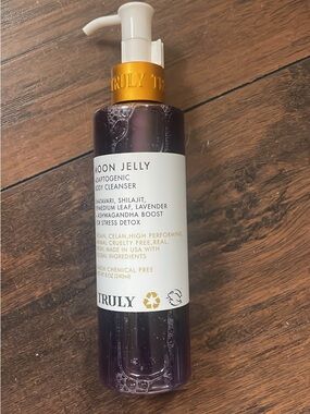 TRULY Moon Jelly Adaptogenic Body Cleanser - Purple with Gold Pump